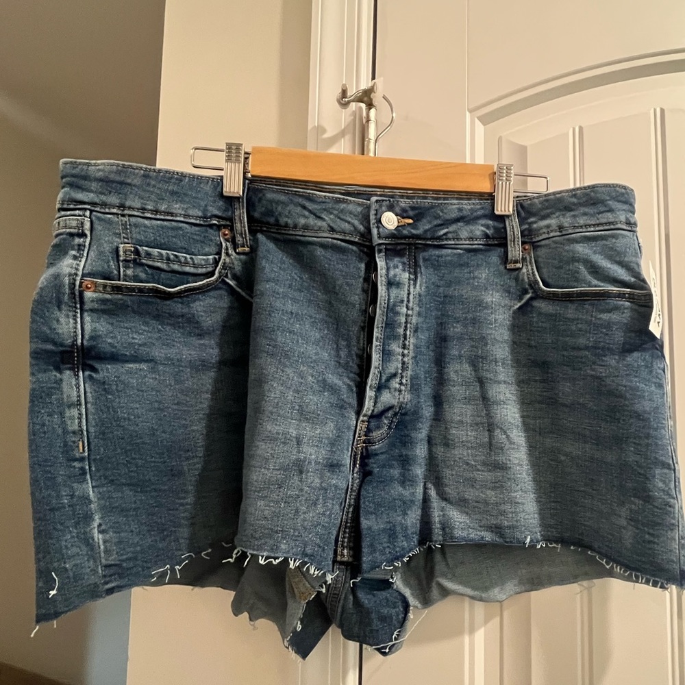 NWT Higher High-Waisted Button-Fly Women’s Jean Shorts Size 20